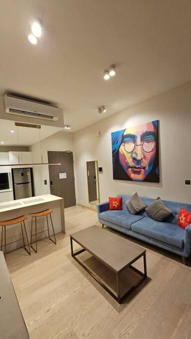Star Cl0s3d Apartment